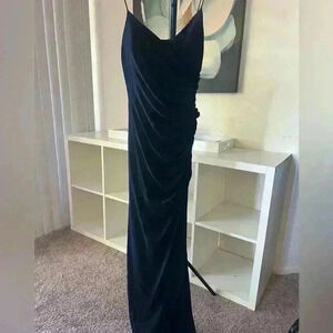 Pamela Dennis Evenings   Black sexy gown with spaghetti straps Size 4